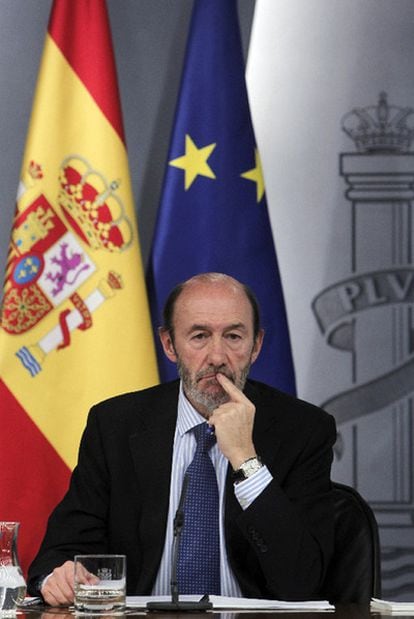 El vicepresidente Rubalcaba, tras el Consejo de Ministros.