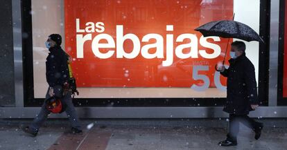 Las rebajas en plena tormenta Filomena.