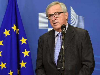 Mike Pence, vicepresidente estadounidense, con Juancker en Bruselas