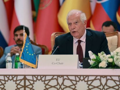 El Alto Representante de la UE para Asuntos Exteriores y Política de Seguridad, Josep Borrell, durante una rueda de prensa tras la reunión informal de Ministros de Asuntos Exteriores de la UE celebrada en Mascate (Omán) este martes.