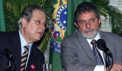 Lula da Silva y Jos&eacute; Dirceu , en una reuni&oacute;n de Gobierno en Brasilia en 2003.