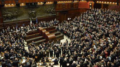 Los senadores, diputados y representantes regionales, en el Parlamento italiano.