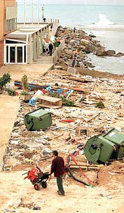 Una de las playas de Barcelona afectadas por el temporal.