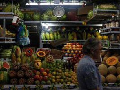 Aspecto de un mercado de alimentación en Quinta Crespo, Caracas. EFE/Archivo