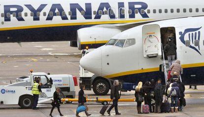 Aviones de Ryanair en el aeropuerto de Girona.