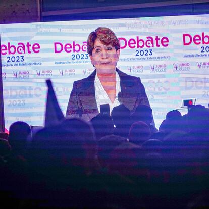 La candidata a la gubernatura mexiquense, Delfina Gómez Álvarez, abanderada de los partidos Movimiento Regeneración Nacional (Morena), Partido del Trabajo (PT) y Partido Verde Ecologista de México (PVEM) rumbo a las elecciones en el Estado de México 2023.