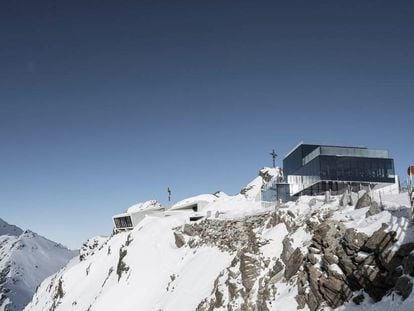 Vista exterior del museo Bond 007 Elements, en los Alpes austriacos.
