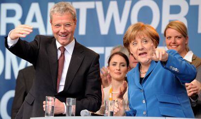 Angela Merkel hace campa&ntilde;a con el candidato de su partido en Renania del Norte-Westfalia, Norbert R&ouml;ttgen.