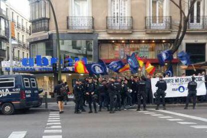 Protesta frente a la sede del PP en la calle de Génova, en Madrid.