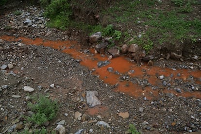 Contaminación de agua en el cerro de Guadalupe. 