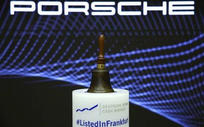 Momento del debut de Porsche en la Bolsa alemana.