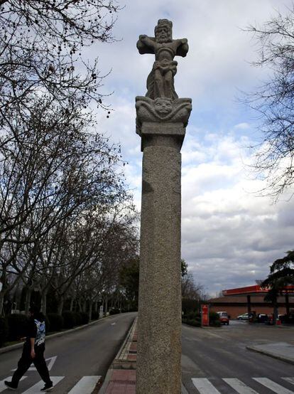 Un 'cruceiro' en el núcleo urbano de Navalcarnero.