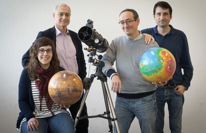 El grupo de Ciencias Planetarias de la UPV/EHU: Itziar Garate, Agustín Sánchez-Lavega, Ricardo Hueso y Jon Legarreta.