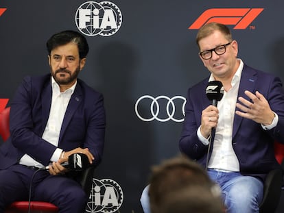 El presidente de la FIA, Mohammed Ben Sulayem, junto al CEO de Audi, Markus Duesmann, este viernes.