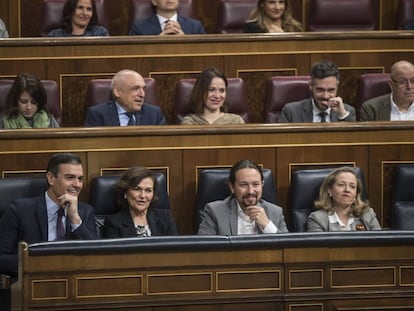 Pedro Sánchez, Carmen Calvo, Pablo Iglesias y Nadia Calviño, el pasado miércoles en el Congreso. 