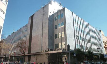 Oficinas de servicios centrales de El Corte Inglés en la calle Hermosilla de Madrid.