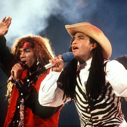 Pop duo Milli Vanilli on stage on the 17th of November in 1989. (Photo by Franz-Peter Tschauner/picture alliance via Getty Images)