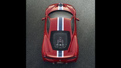 Modelo Ferrari 458 Speciale visto desde arriba