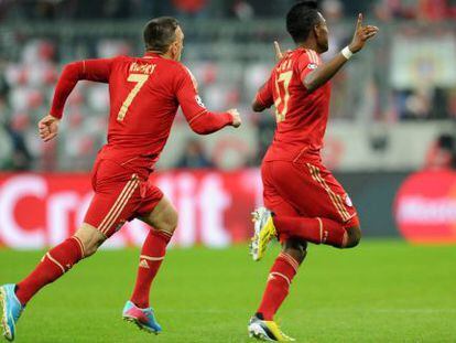 Ribèry y Alaba celebran el primer gol del Bayern, que marcó el austriaco. 