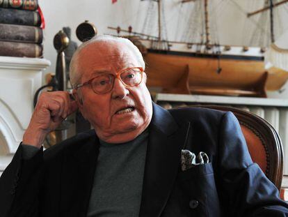 Jean-Marie Le Pen en su casa del Parque de Montretout en Saint Cloud.