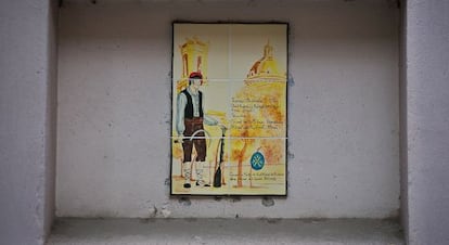 Placa que recorda la casa on va viure 'el Noi Baliarda'.