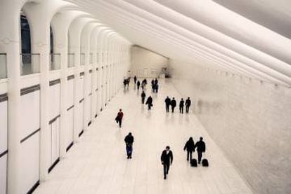 Vestibulo de conexión entre el edificio Brookfield Place y el One World Trade Center, en Nueva York, proyectado por Santiago Calatrava.