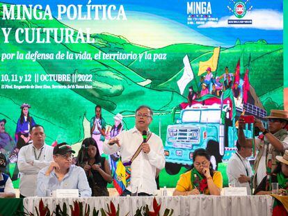 El presidente de Colombia, Gustavo Petro, durante el diálogo con las autoridades de los 43 Consejos Comunitarios del Norte de Cauca, el 12 de octubre de 2022.