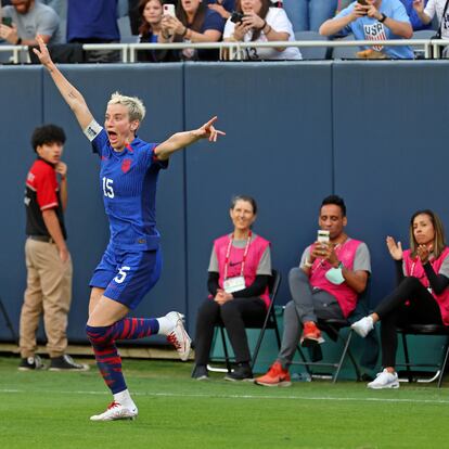 Megan Rapinoe celebra un gol de Estados Unidos. 