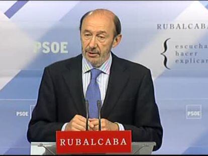 Zapatero, Rubalcaba y Rajoy, tres opciones ante un agosto tumultuoso