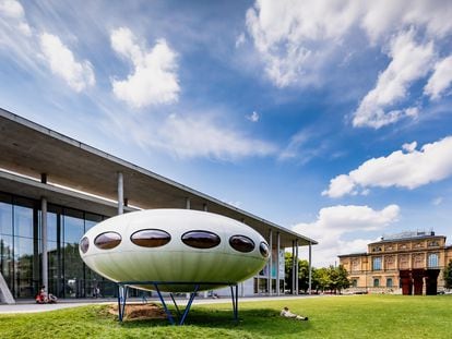 La casa diseñada por el arquitecto Matti Suuronen imita de forma prácticamente literal a un platillo volante.
