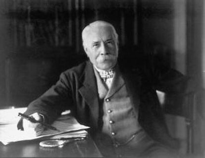 El compositor Edward Elgar, en 1931.
