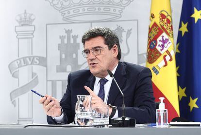 El ministro de Inclusión, Seguridad Social y Migraciones, José Luís Escrivá, interviene durante una rueda de prensa posterior al Consejo de Ministros, en la Moncloa.