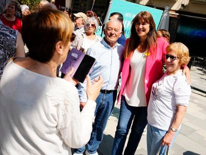 La ahora expresidenta de Junts, Laura Borràs, en un acto de campaña en Arenys de Munt, hace una semana.