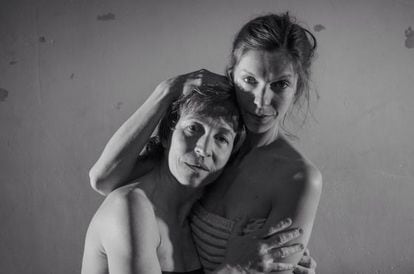 Rosa Cadafalch y Annabel Castan, en 'Las dominicas'.