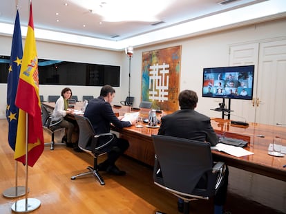 Reunión del Comité Científico de la covid-19, este sábado en el Palacio de La Moncloa.