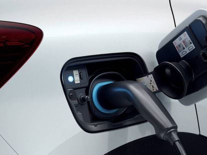 OCU: “Cargar un coche eléctrico llega a ser más caro que repostar gasolina”
