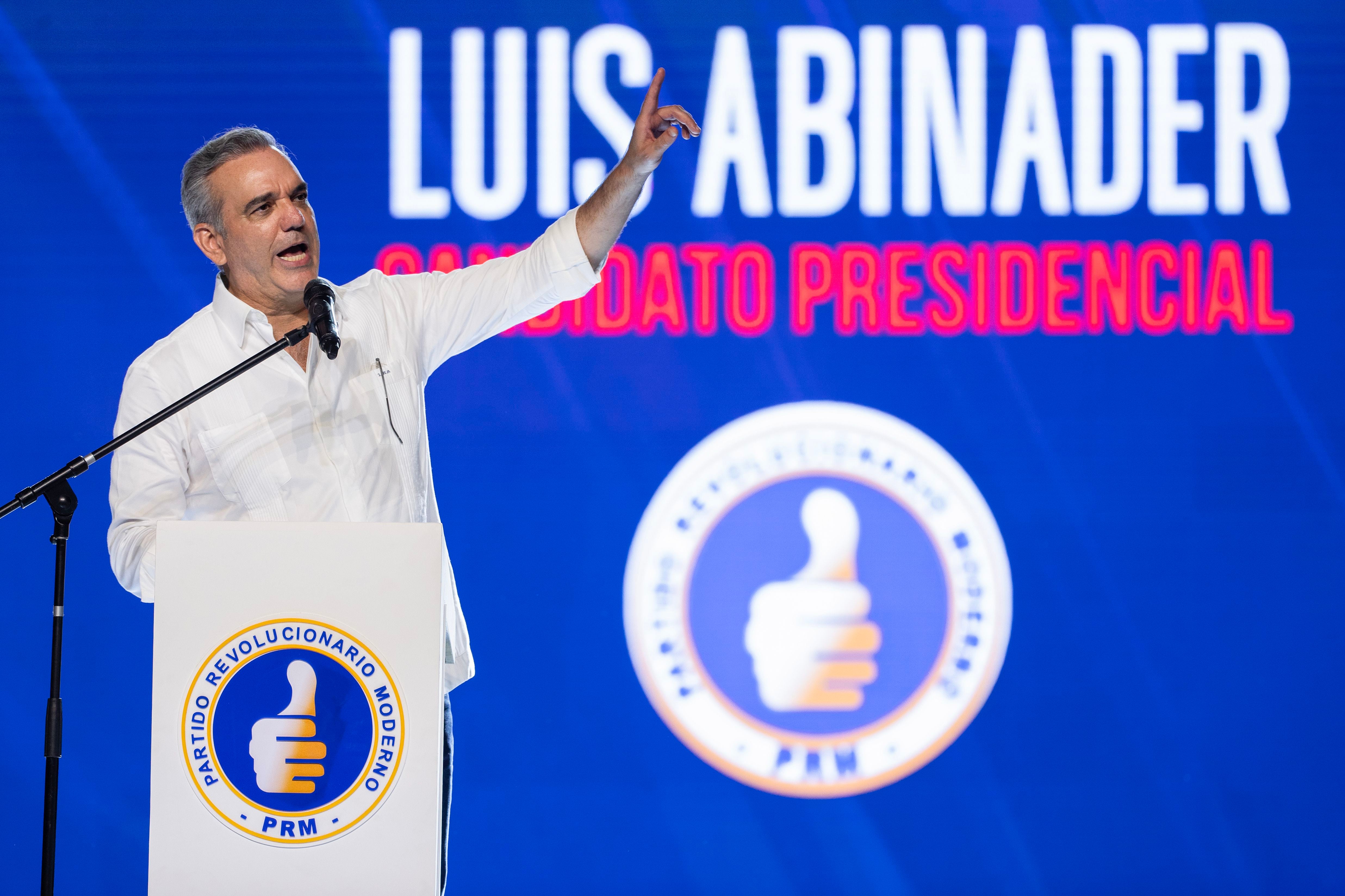 Luis Abinader se encamina a su reelección en los comicios de República Dominicana