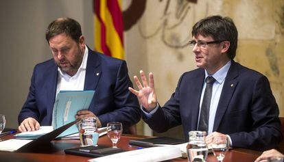 El presidente Carles Puigdemont, junto al vicepresidente Oriol Junqueras.