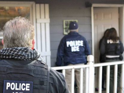 Agentes de ICE durante las redadas de la semana pasada, en Atlanta. En vídeo, la explicación de la ley DACA.