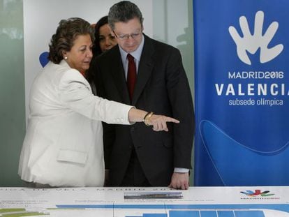 Gallardón y Rita Barberá, durante una visita del primero al puerto de Valencia en 2008.