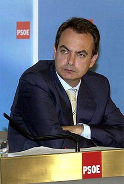 El secretario general del PSOE, José Luis Rodríguez Zapatero, tras la reunión de la Comisión Ejecutiva Federal del PSOE.