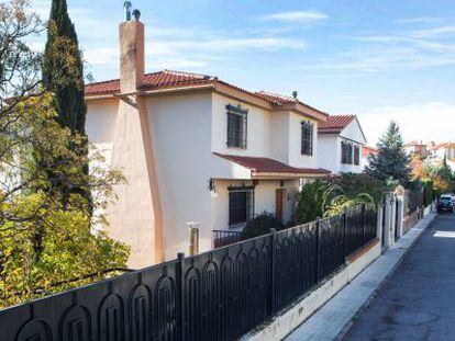 Casa a Pinos Genil (Granada) propietat d'alguns dels acusats de pederàstia i on suposadament cometien abusos a menors.