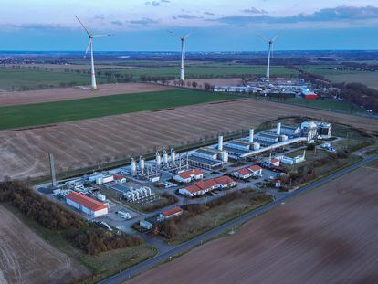 Vista áerea de la conexión de Mallnow por la que llega el gas ruso, en la frontera entre Alemania y Polonia.