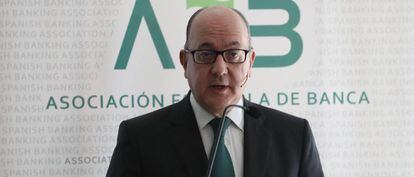El presidente de la Asociación Española de Banca (AEB), José María Roldán, presenta los resultados del sector en 2017 durante la asamblea general de la Asociación celebrada hoy en Madrid. EFE/J.J. Guillen