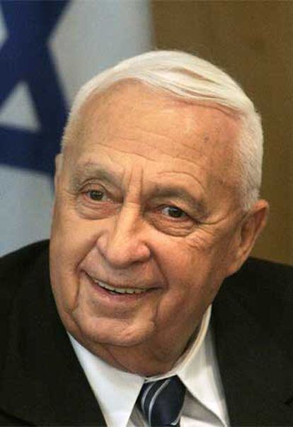 Imagen de archivo del primer ministro israelí, Ariel Sharon, que hoy cumple 78 años.