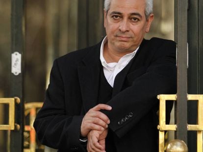 El escritor Jorge Eduardo Benavides.