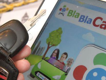 Un usuario consulta la web de BlaBlaCar.