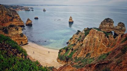 Praia Do Camilo vista desde el mirador.