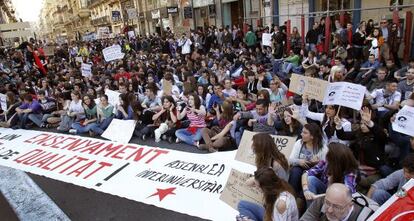 Masiva manifestación de estudiantes en las calles de Valencia el miércoles pasado.