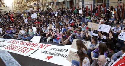 Masiva manifestación de estudiantes en las calles de Valencia el miércoles pasado.